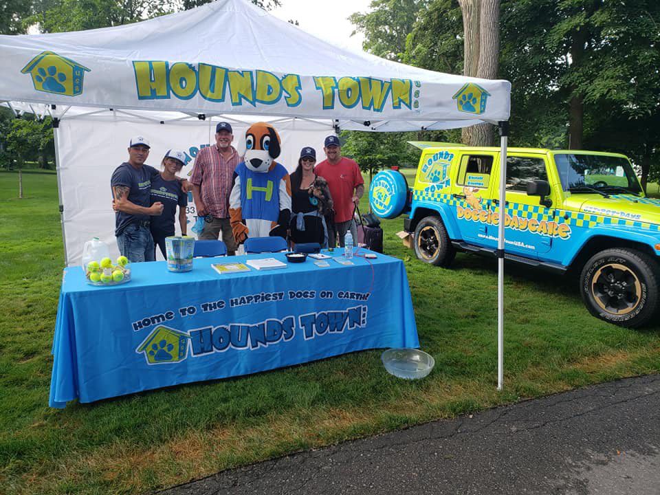 hounds town usa mutt march detroit