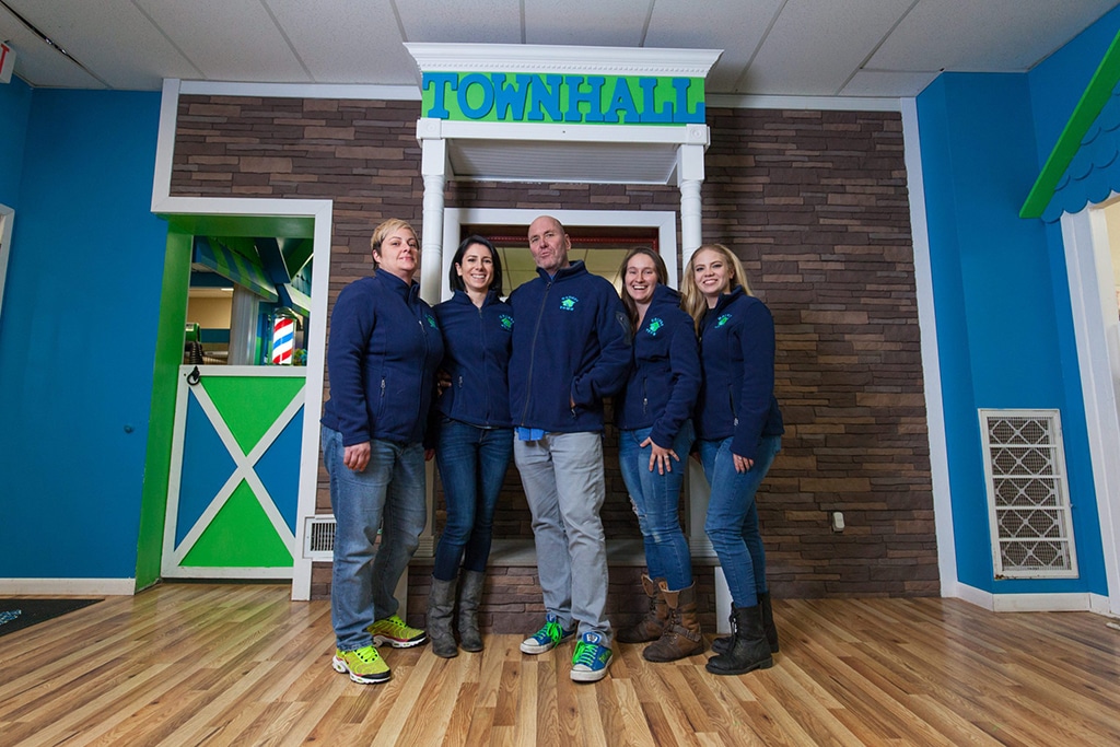Hounds Town Doggie Daycare Franchise Makes Local Difference - 2